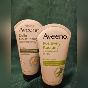 Aveeno Facial Cleanser and Scrub Set